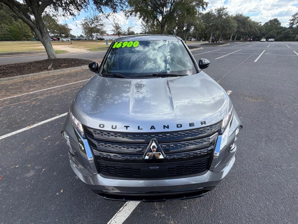 2022 Mitsubishi Outlander - $16,900
