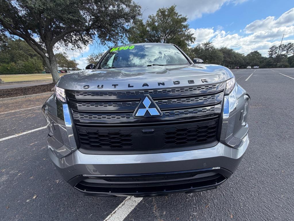 2022 Mitsubishi Outlander - $16,900
