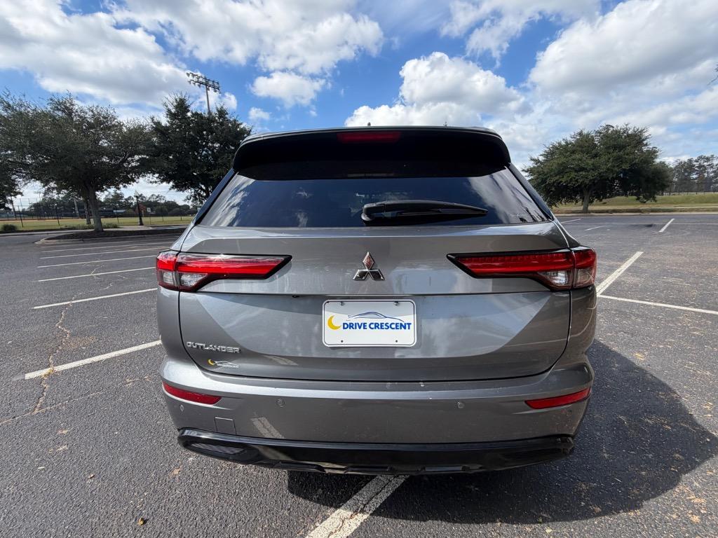 2022 Mitsubishi Outlander - $16,900