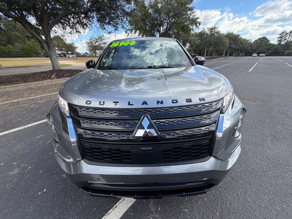 2022 Mitsubishi Outlander - $16,900