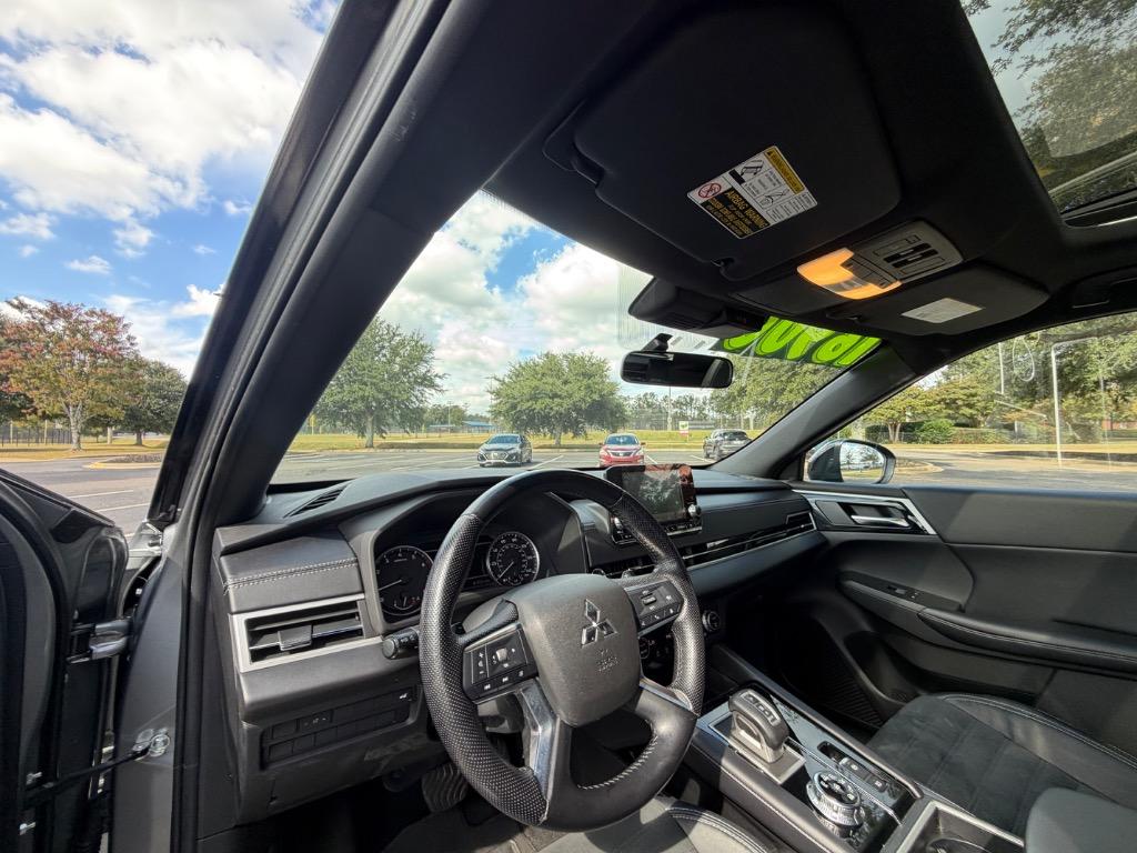 2022 Mitsubishi Outlander - $16,900
