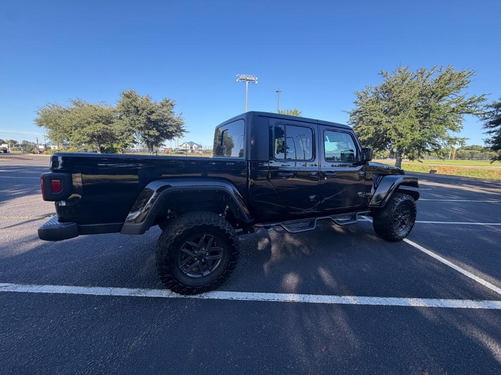 2024 Jeep Gladiator - $36,900