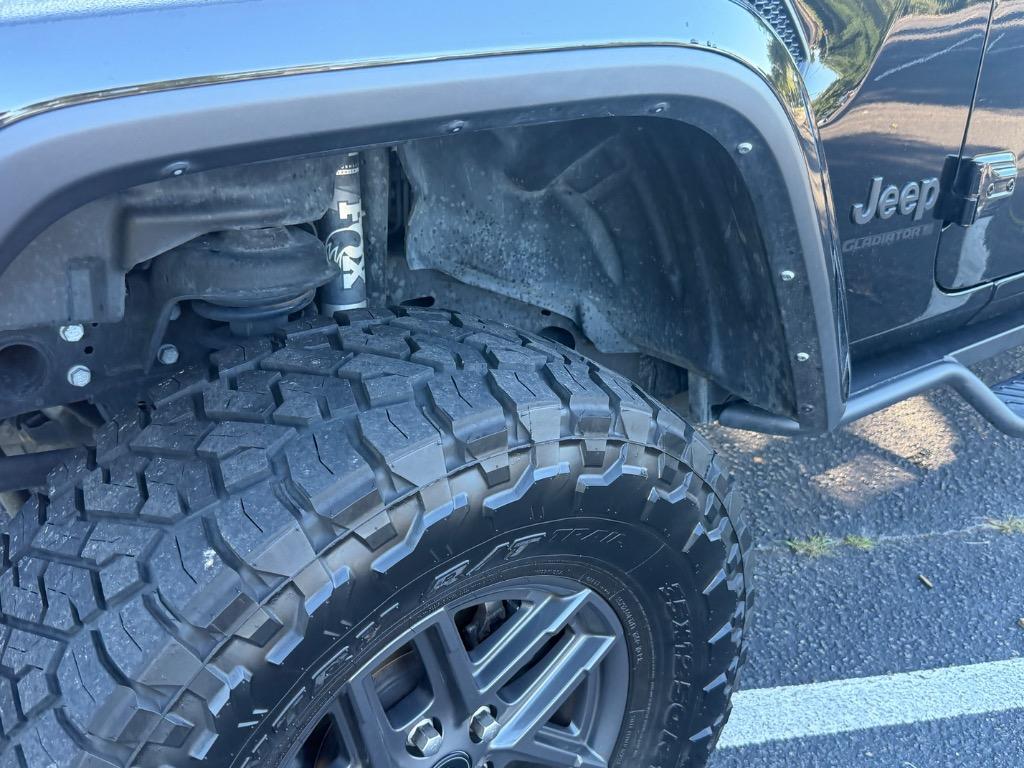 2024 Jeep Gladiator - $36,900