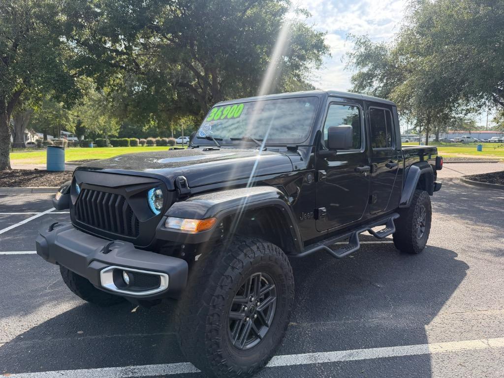 2024 Jeep Gladiator - $36,900