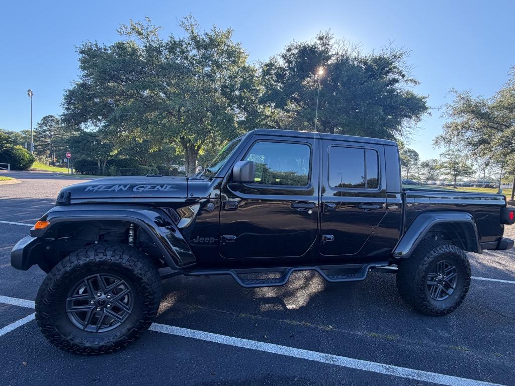 2024 Jeep Gladiator - $36,900
