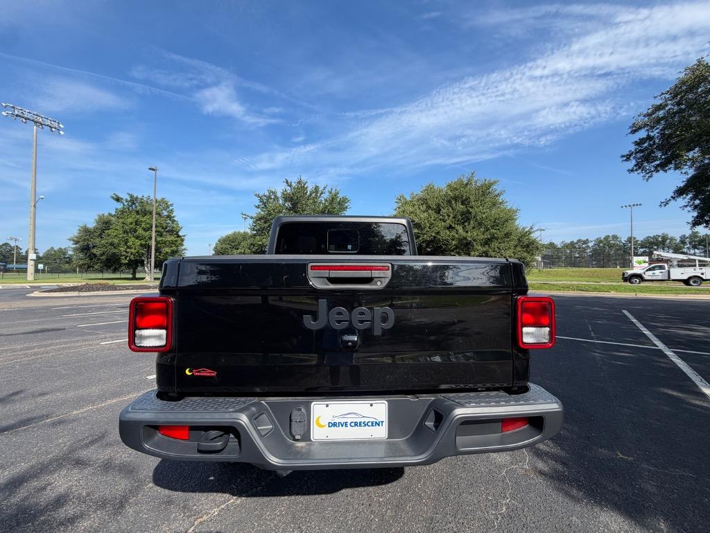 2024 Jeep Gladiator - $36,900