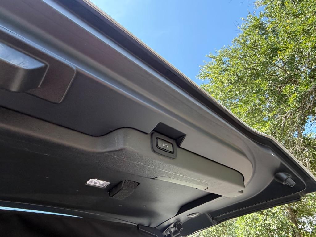 2021 Land Rover Discovery - $24,900