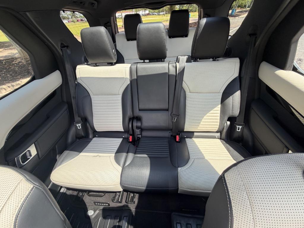 2021 Land Rover Discovery - $24,900