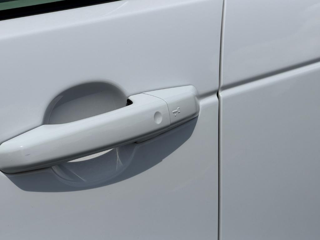 2021 Land Rover Discovery - $24,900