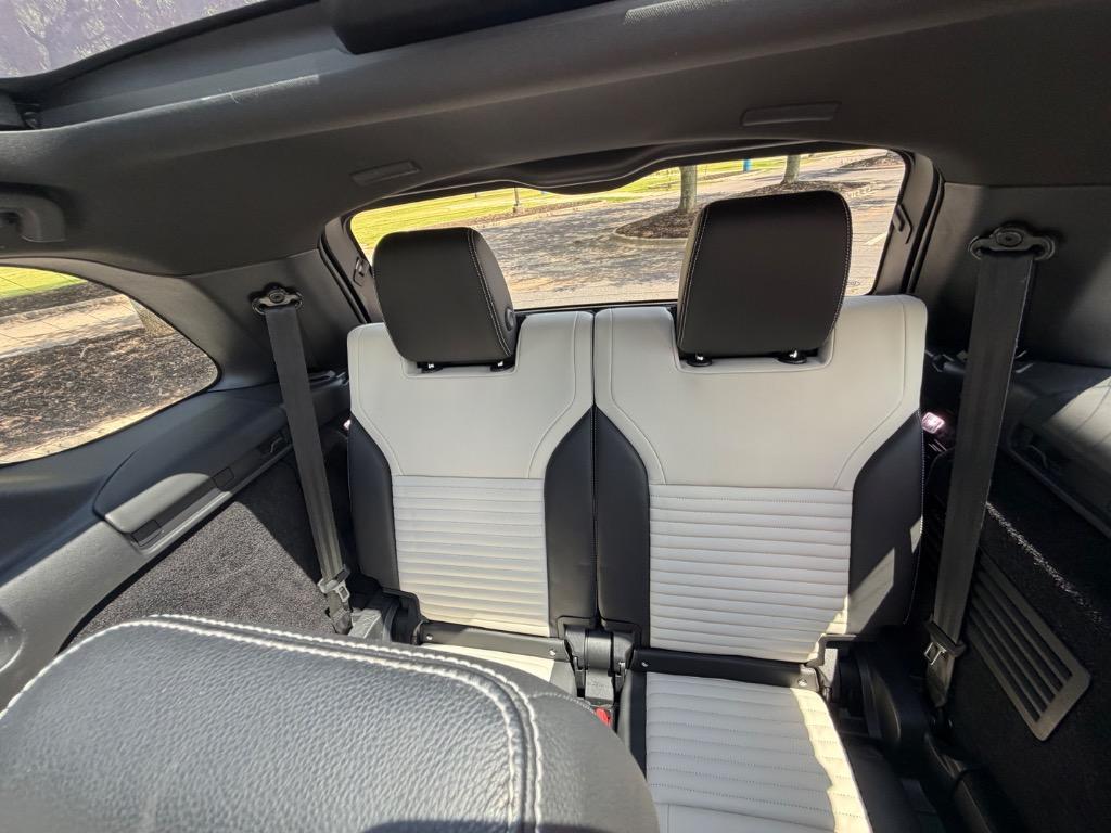 2021 Land Rover Discovery - $24,900