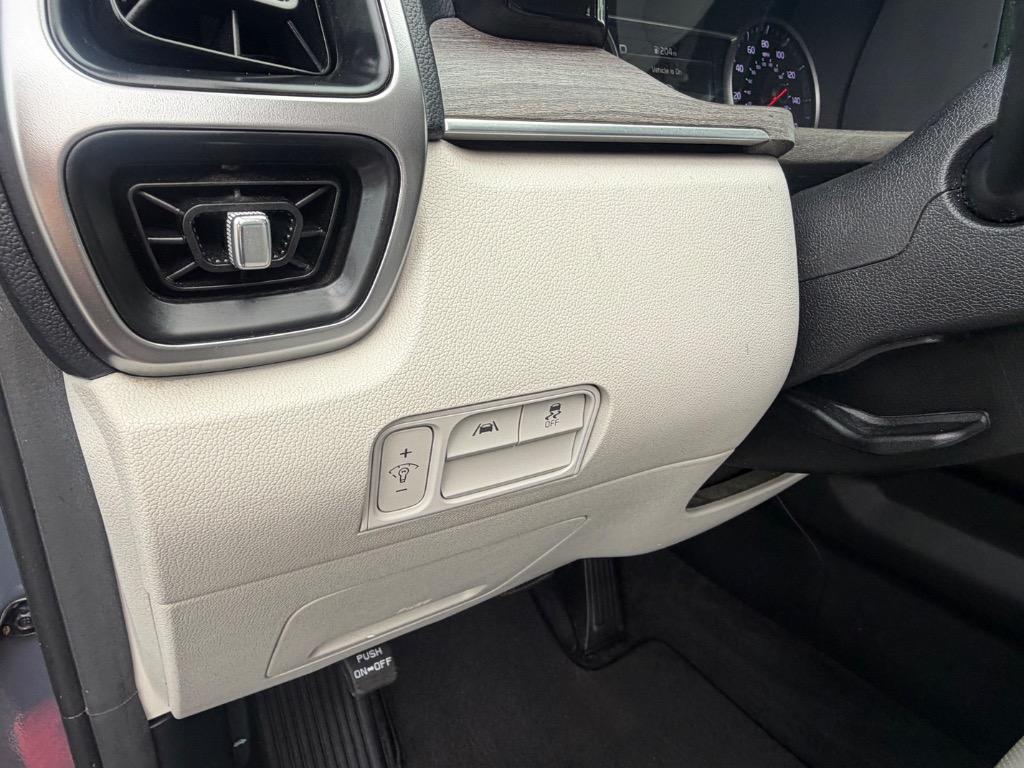 2022 Kia Sorento - $19,900