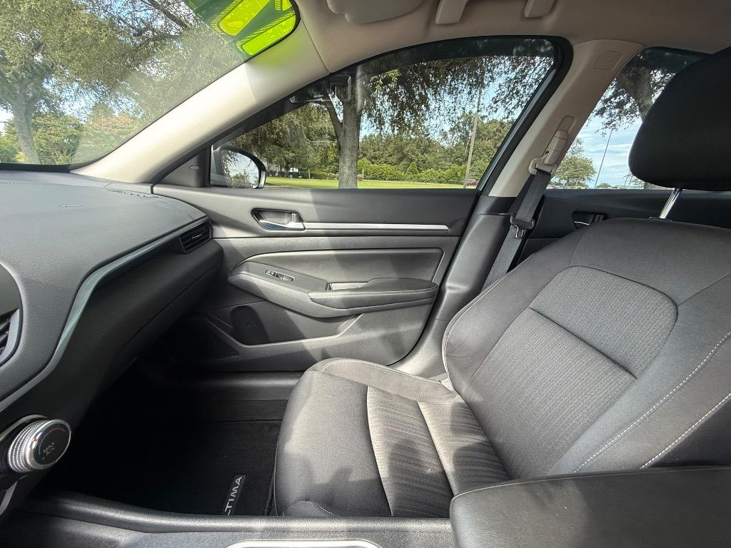 2022 Nissan Altima - $17,900