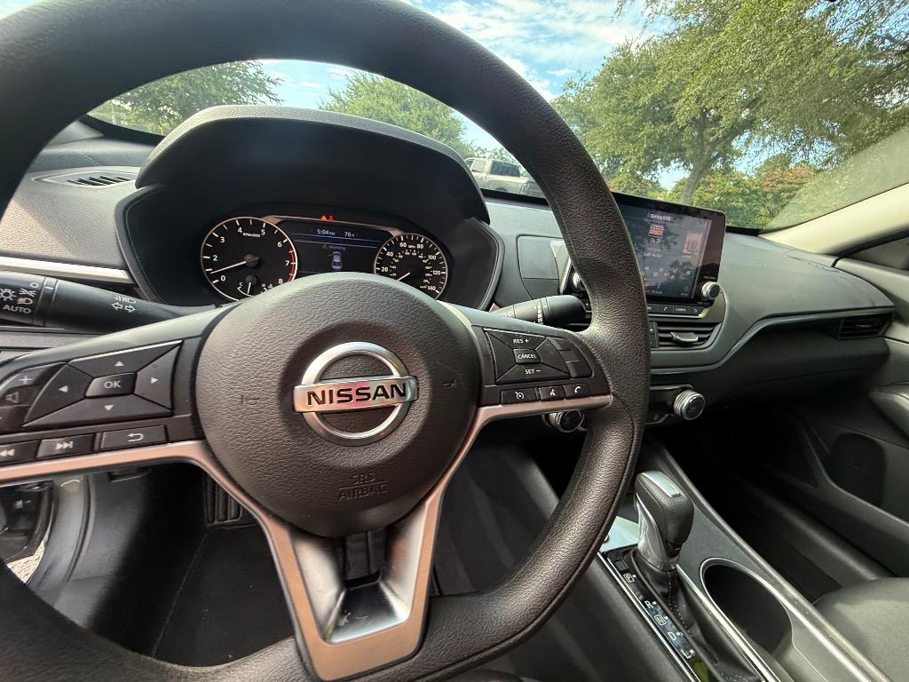 2022 Nissan Altima - $17,900