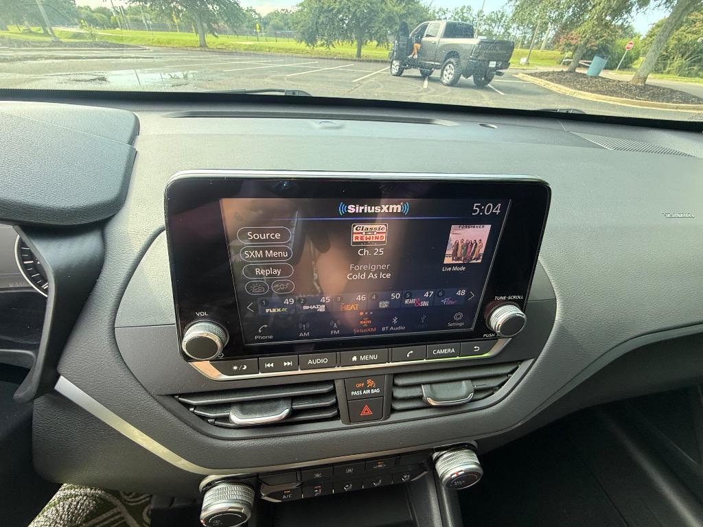 2022 Nissan Altima - $17,900