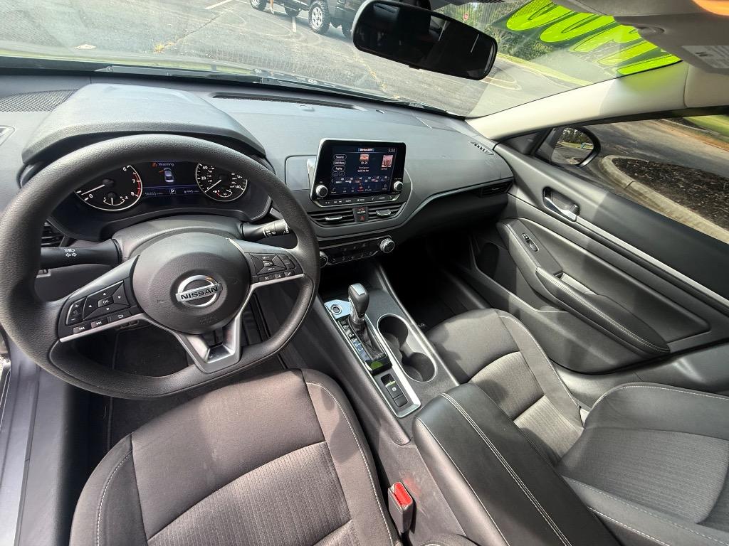 2022 Nissan Altima - $17,900