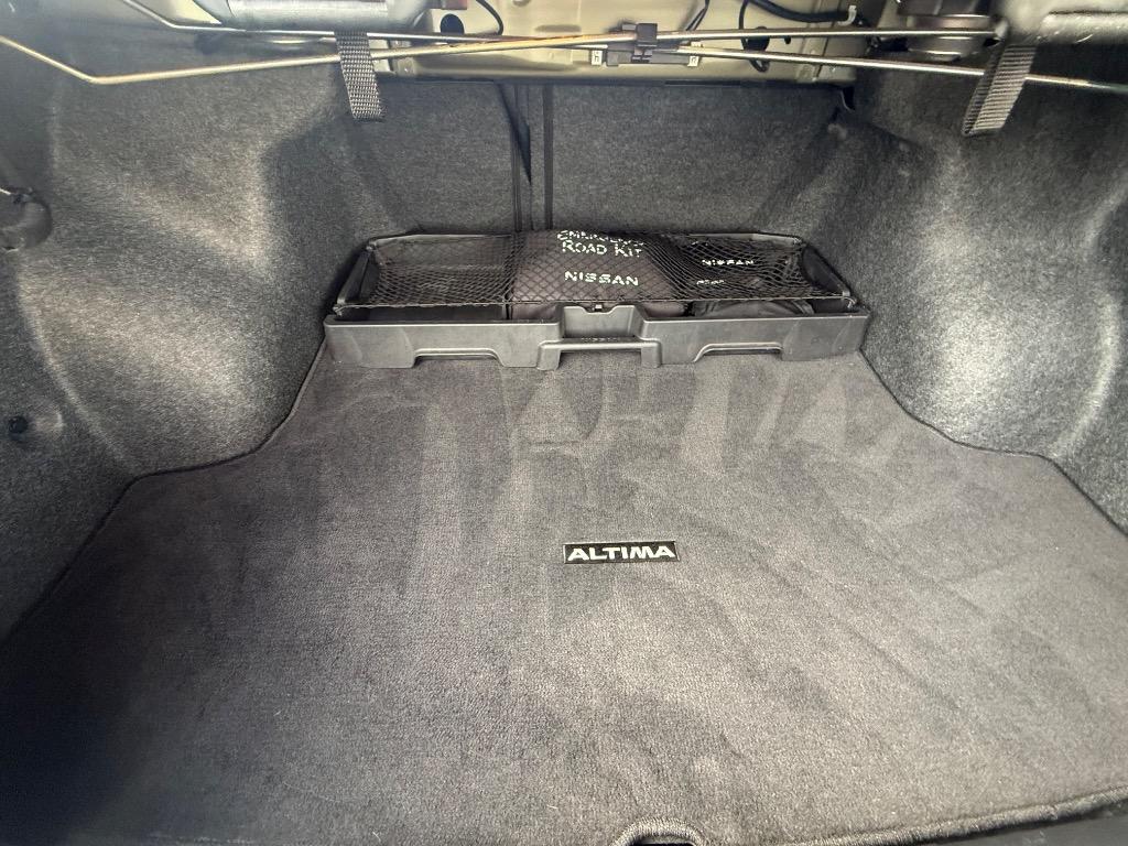 2022 Nissan Altima - $17,900