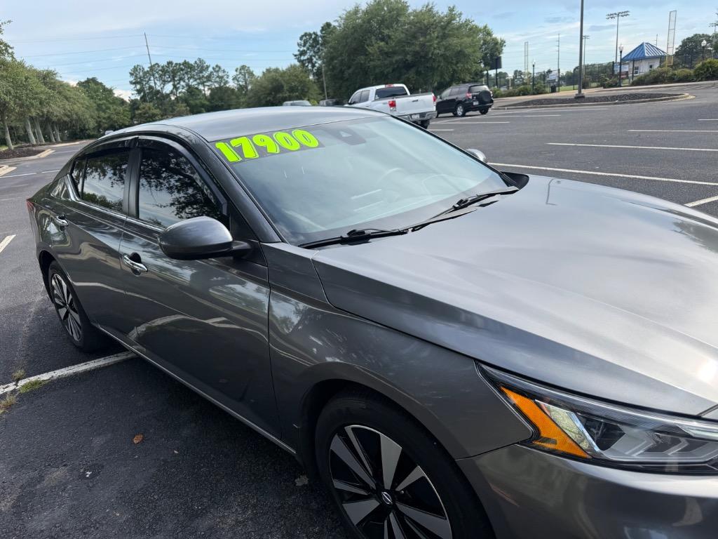 2022 Nissan Altima - $17,900