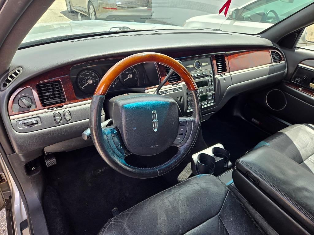 2008 Lincoln Town Car