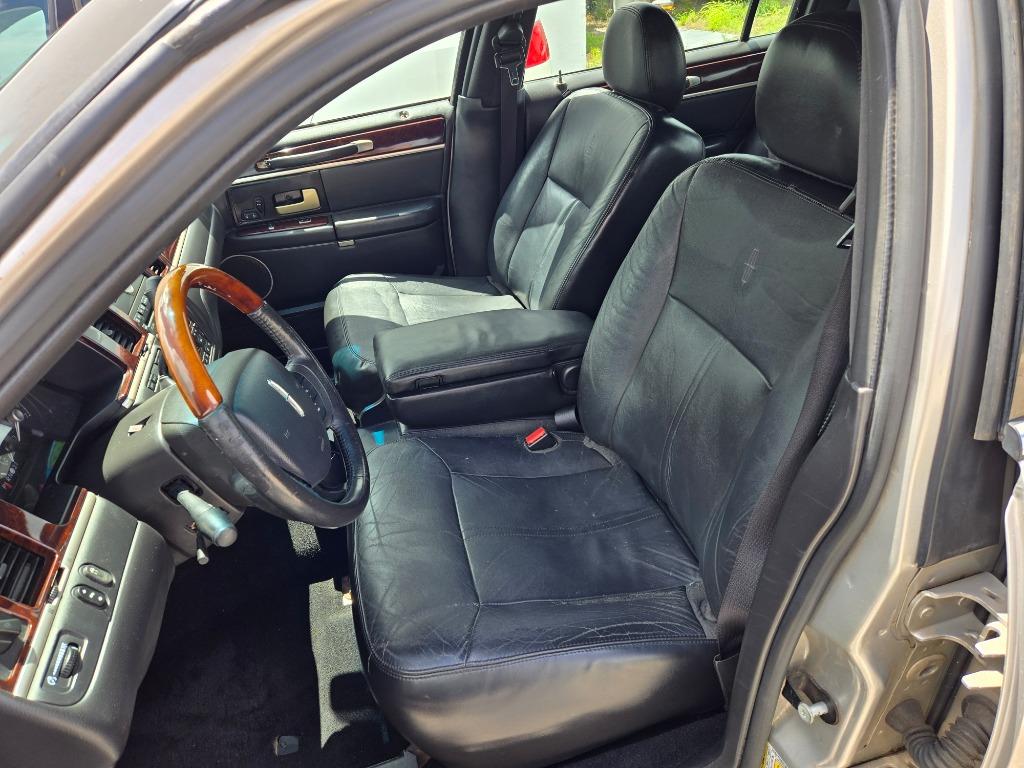 2008 Lincoln Town Car