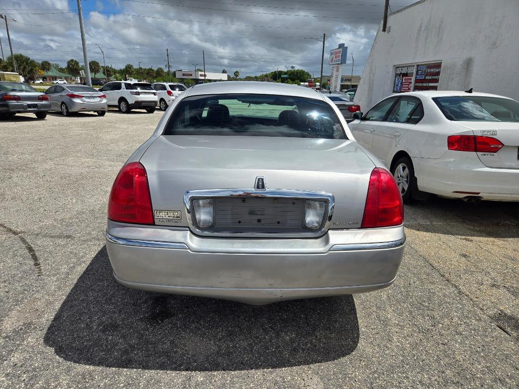 2008 Lincoln Town Car