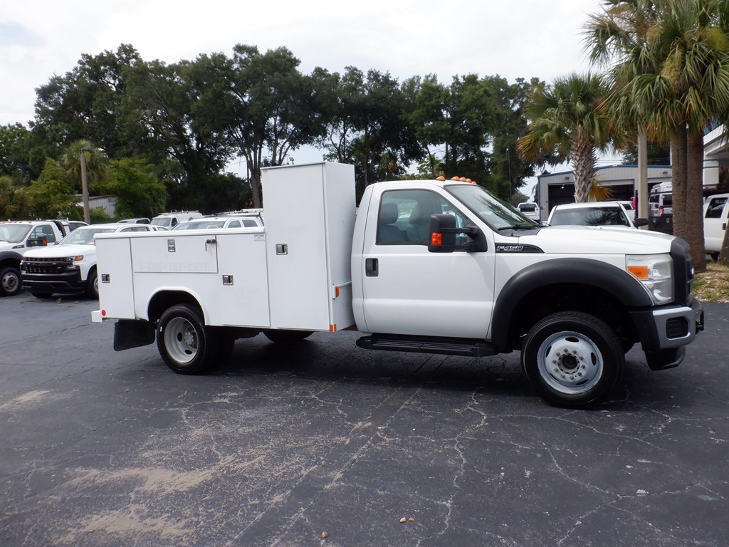 2013 Ford F450SD Utility photo