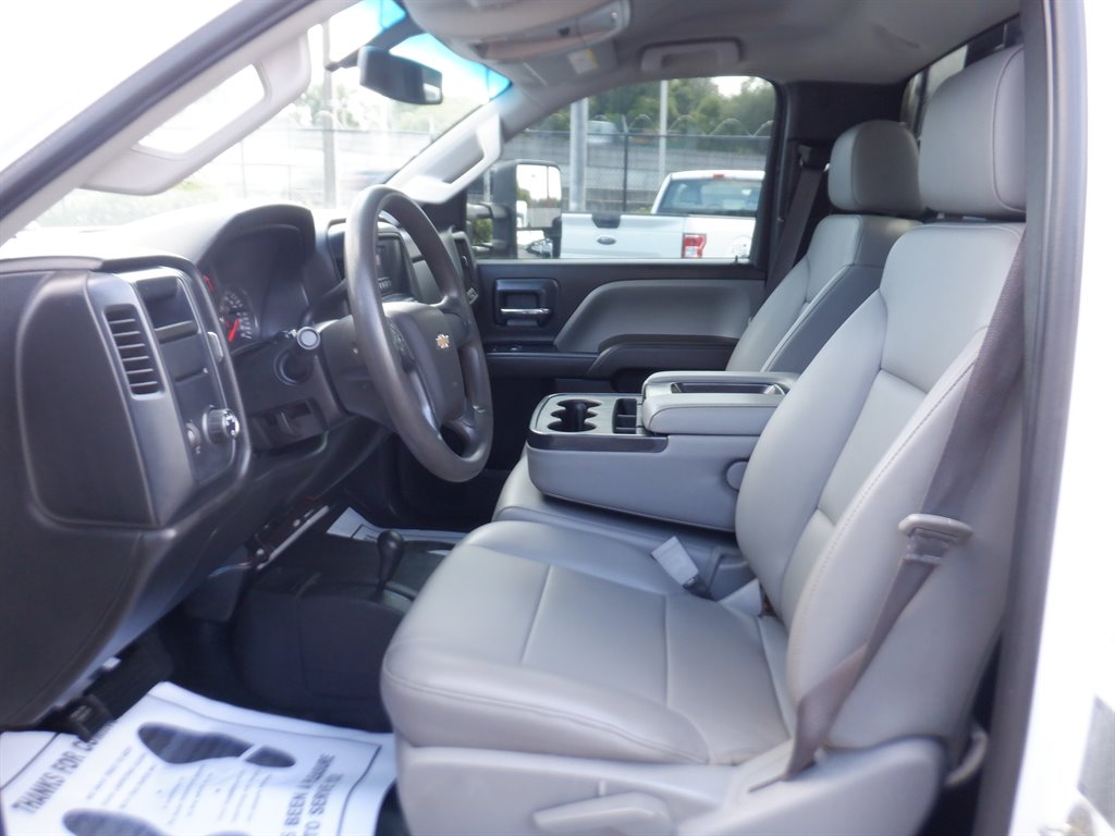 2017 Chevrolet Silverado 3500 4x4 Flat BED photo