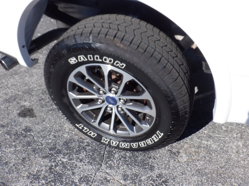 2019 Ford F150 XLT Sport With Navi photo