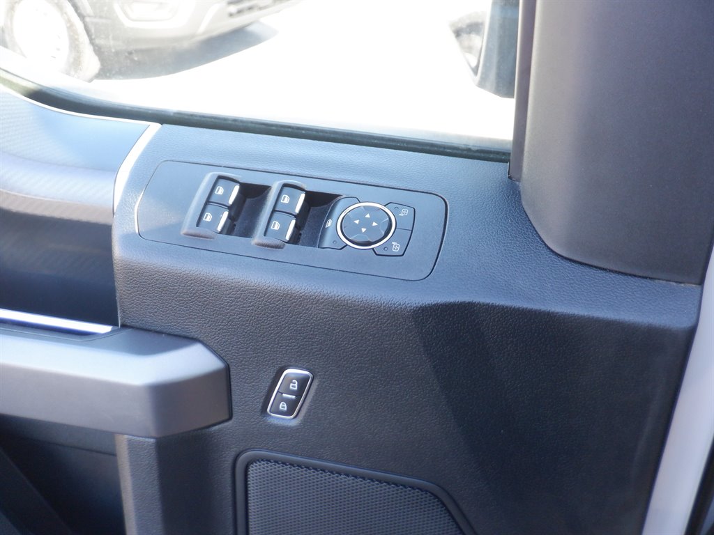 2019 Ford F150 XLT Sport With Navi photo
