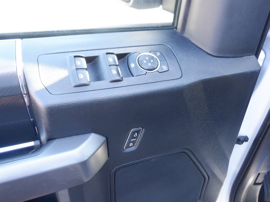2019 Ford F150 XLT Sport With Navi photo