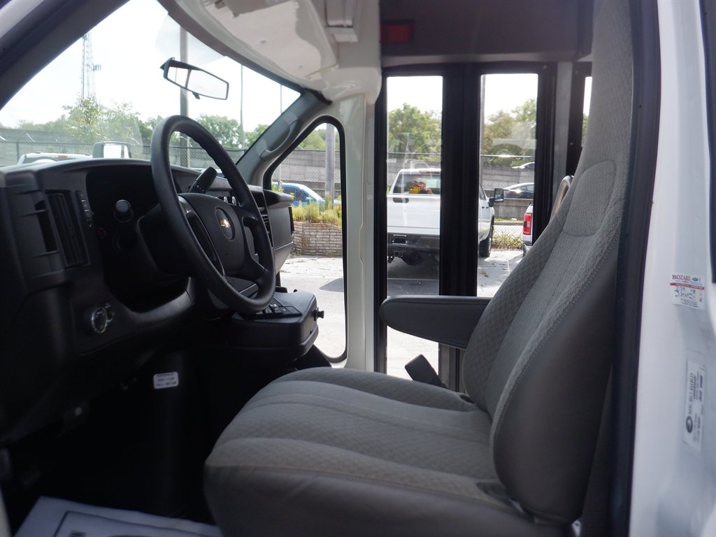 2014 Chevrolet Express 3500 3500 photo