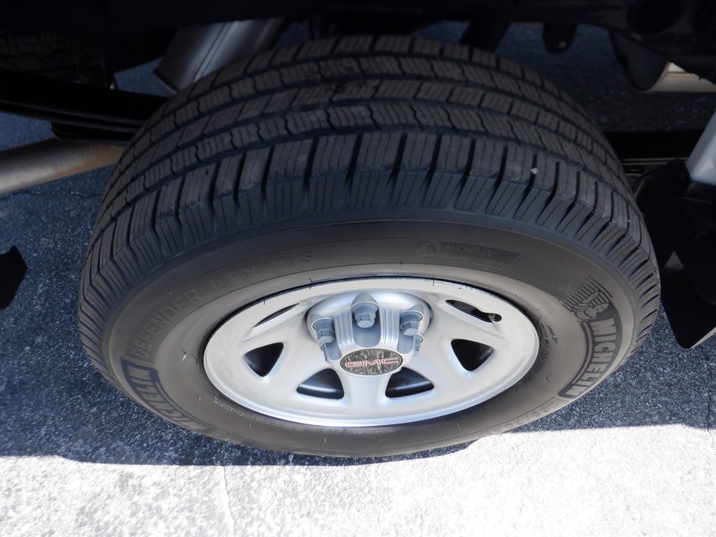 2019 GMC Sierra 1500 LTD V-8 With TOW PKG photo
