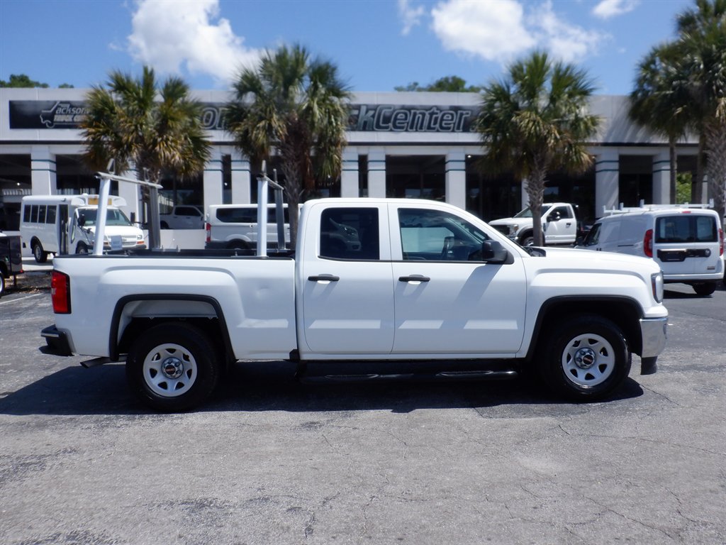 2019 GMC Sierra 1500 LTD V-8 With TOW PKG photo