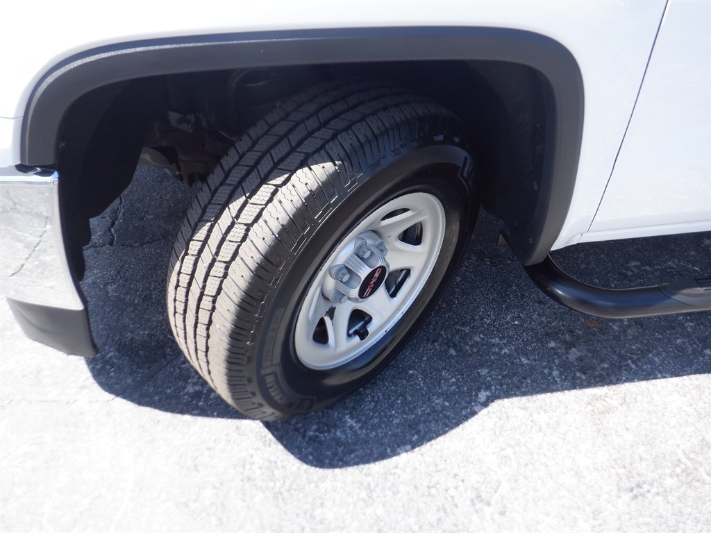 2019 GMC Sierra 1500 LTD V-8 With TOW PKG photo