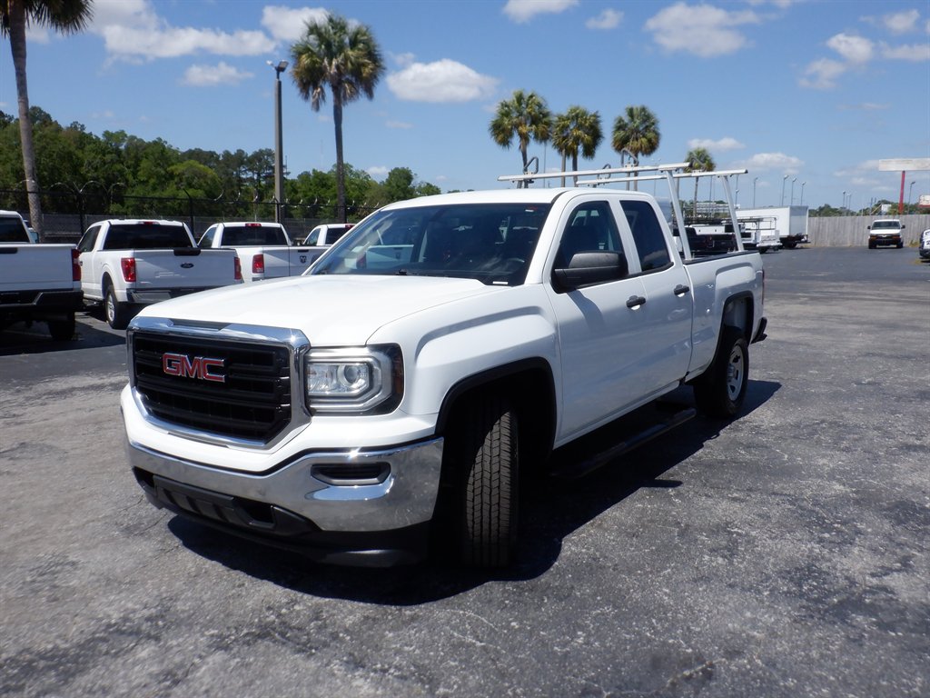 2019 GMC Sierra 1500 LTD V-8 With TOW PKG photo
