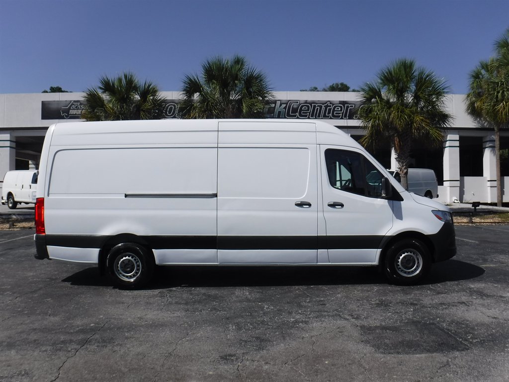 2023 Mercedes-Benz Sprinter 2500 High Roof photo