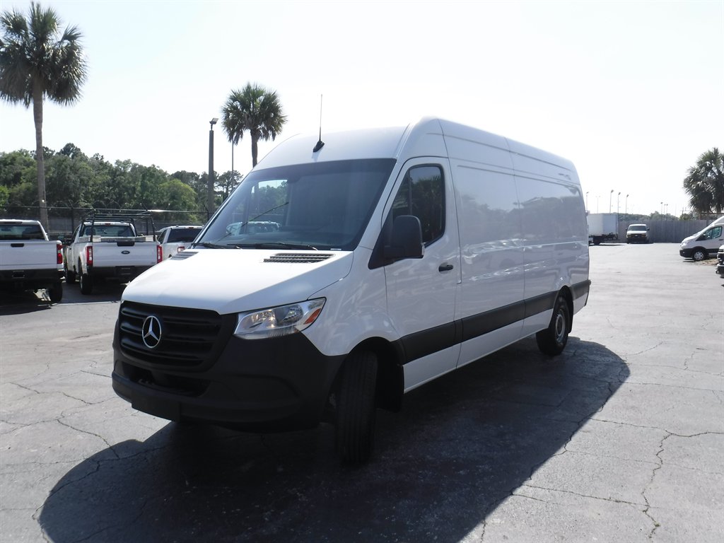 2023 Mercedes-Benz Sprinter 2500 High Roof photo