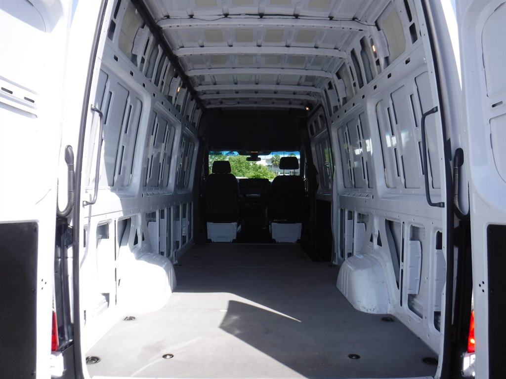 2023 Mercedes-Benz Sprinter 2500 High Roof photo