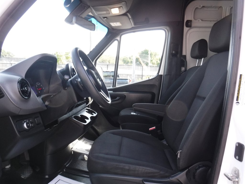 2023 Mercedes-Benz Sprinter 2500 High Roof photo