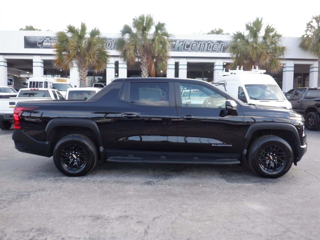 2024 Chevrolet Silverado EV 3WT photo
