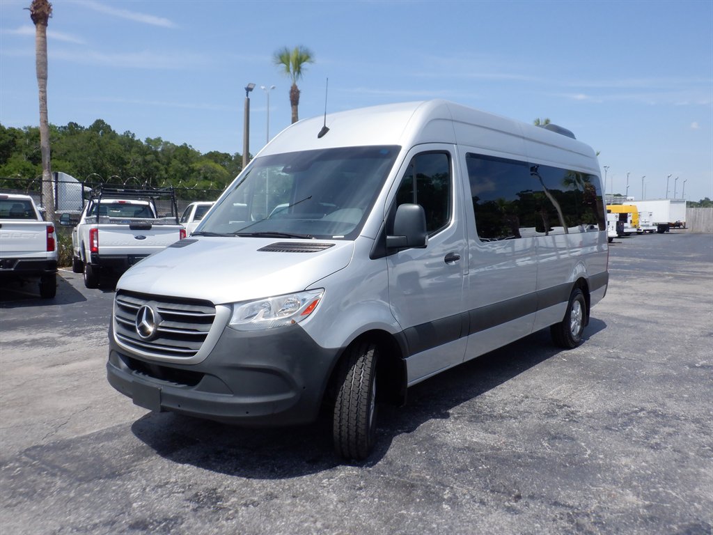 2022 Mercedes-Benz Sprinter 2500 15 Passenger HR LWB photo