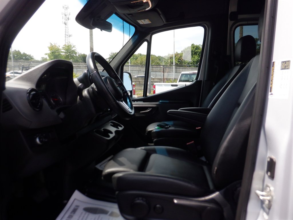 2022 Mercedes-Benz Sprinter 2500 15 Passenger HR LWB photo