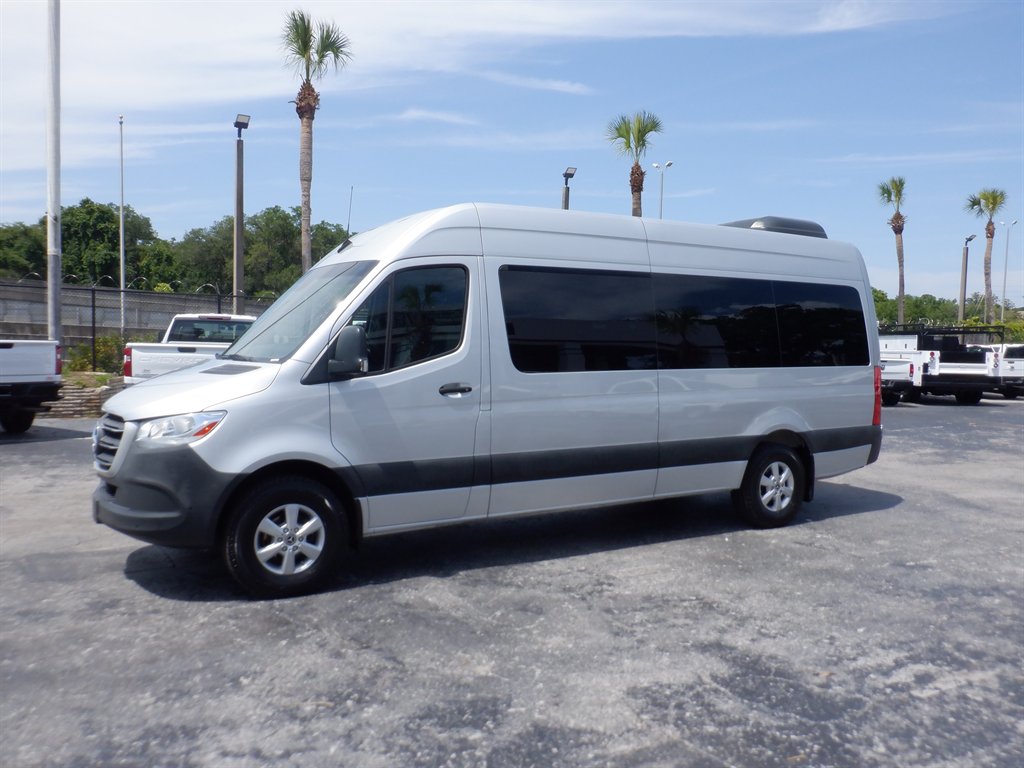 2022 Mercedes-Benz Sprinter 2500 15 Passenger HR LWB photo