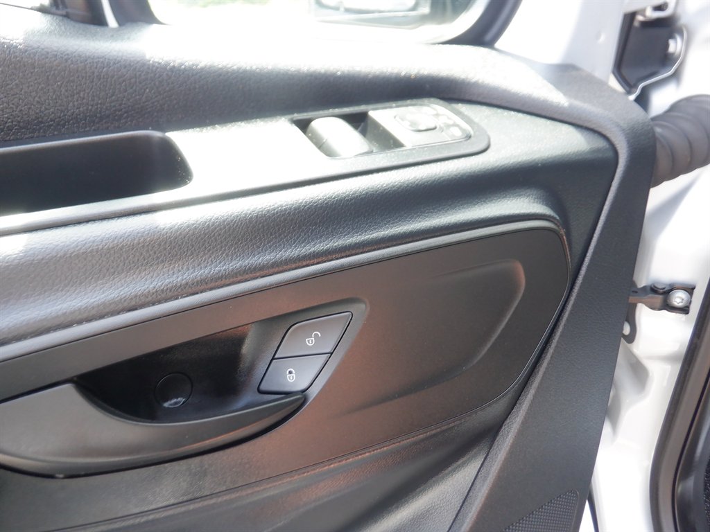 2022 Mercedes-Benz Sprinter 2500 15 Passenger HR LWB photo