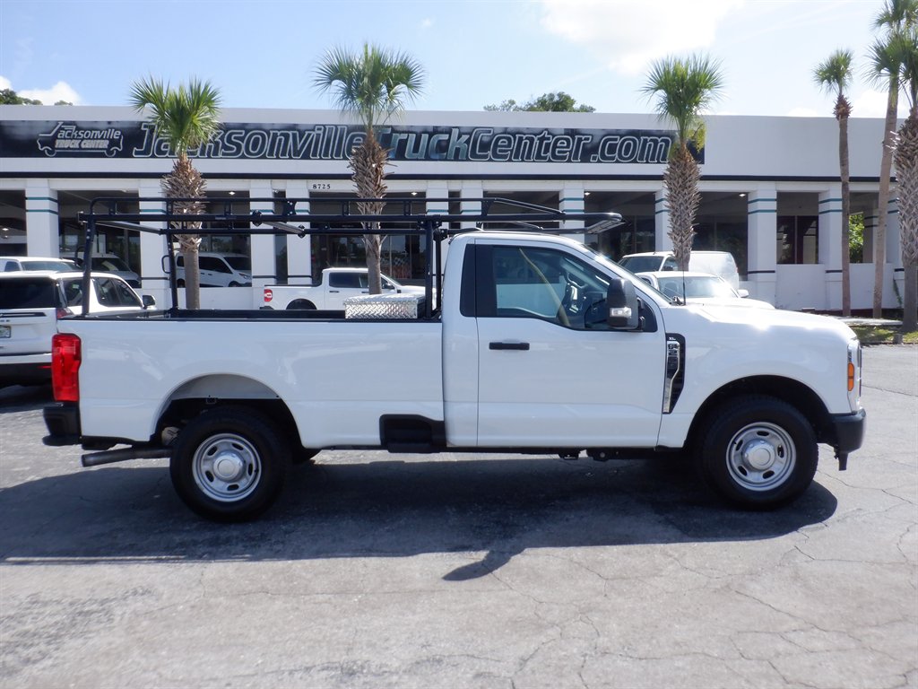 2024 Ford F250sd Long BED With Rack photo