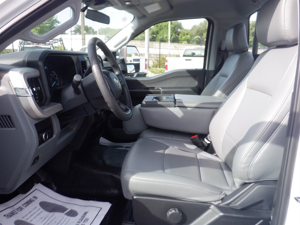 2024 Ford F250sd Long BED With Rack photo