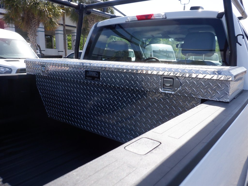 2024 Ford F250sd Long BED With Rack photo