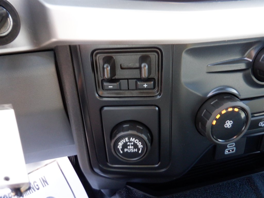 2024 Ford F250sd Long BED With Rack photo