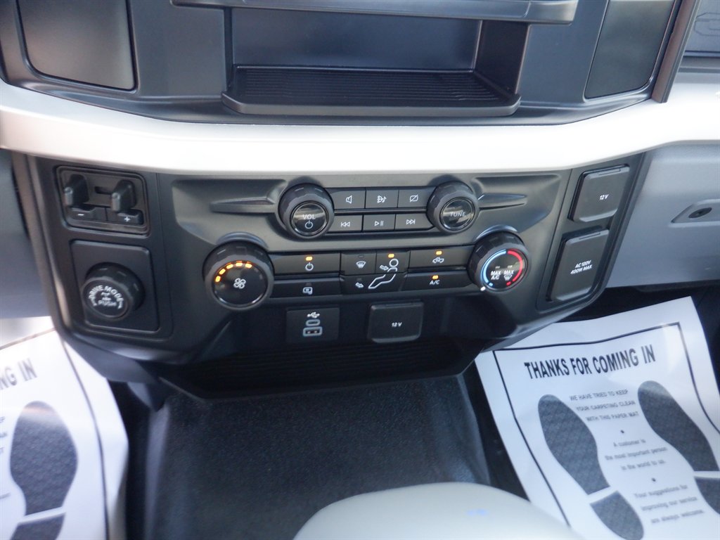 2024 Ford F250sd Long BED With Rack photo