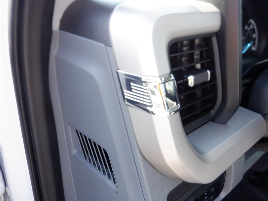 2024 Ford F250sd Long BED With Rack photo