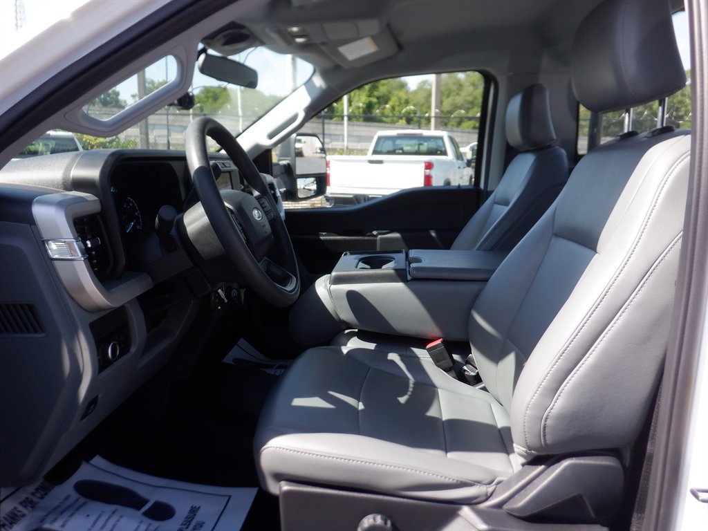 2024 Ford F250sd Long BED With Rack photo